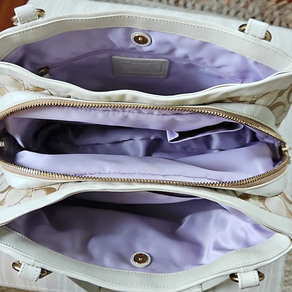 Coach Tan and Cream Signature Shoulder Bag - Picture 9 of 16